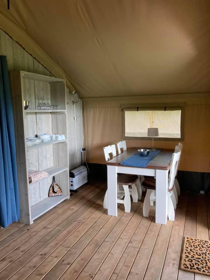 Camping De Peelweide Grashoek Szoba fotó